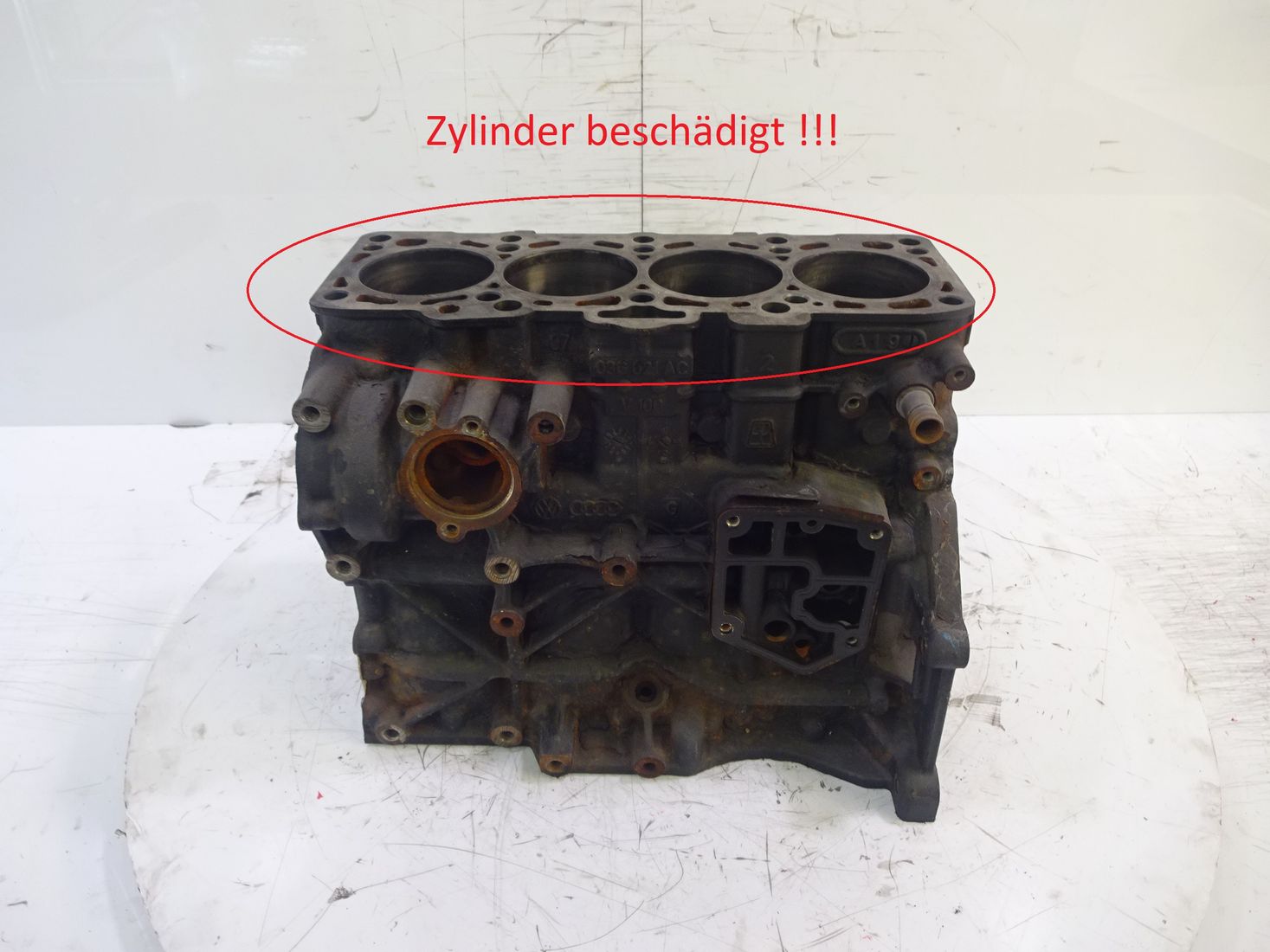 Motorblock Block für VW Passat 3C 2,0 TDI Diesel BMR Rost im Zylinder