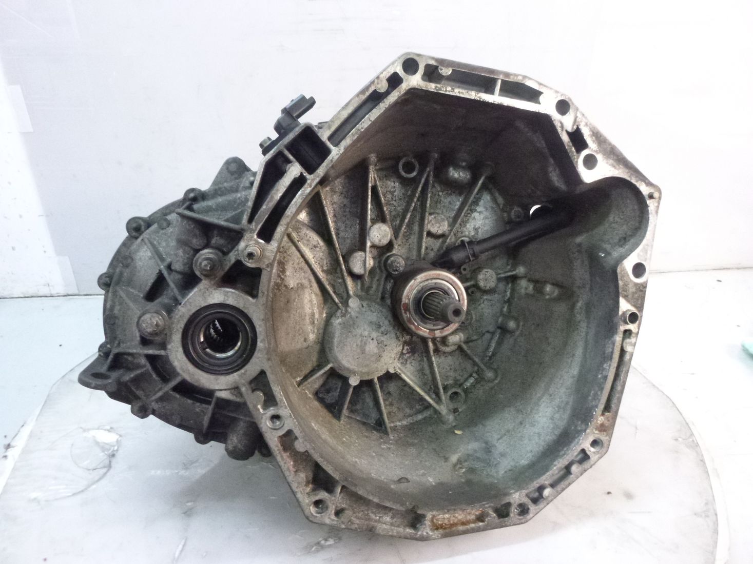 Getriebe Schaltgetriebe Renault 1,5 dCi K9K732 CMTL4387944 DE297698